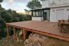 construction d'une terrasse en bois avec vis de fondation